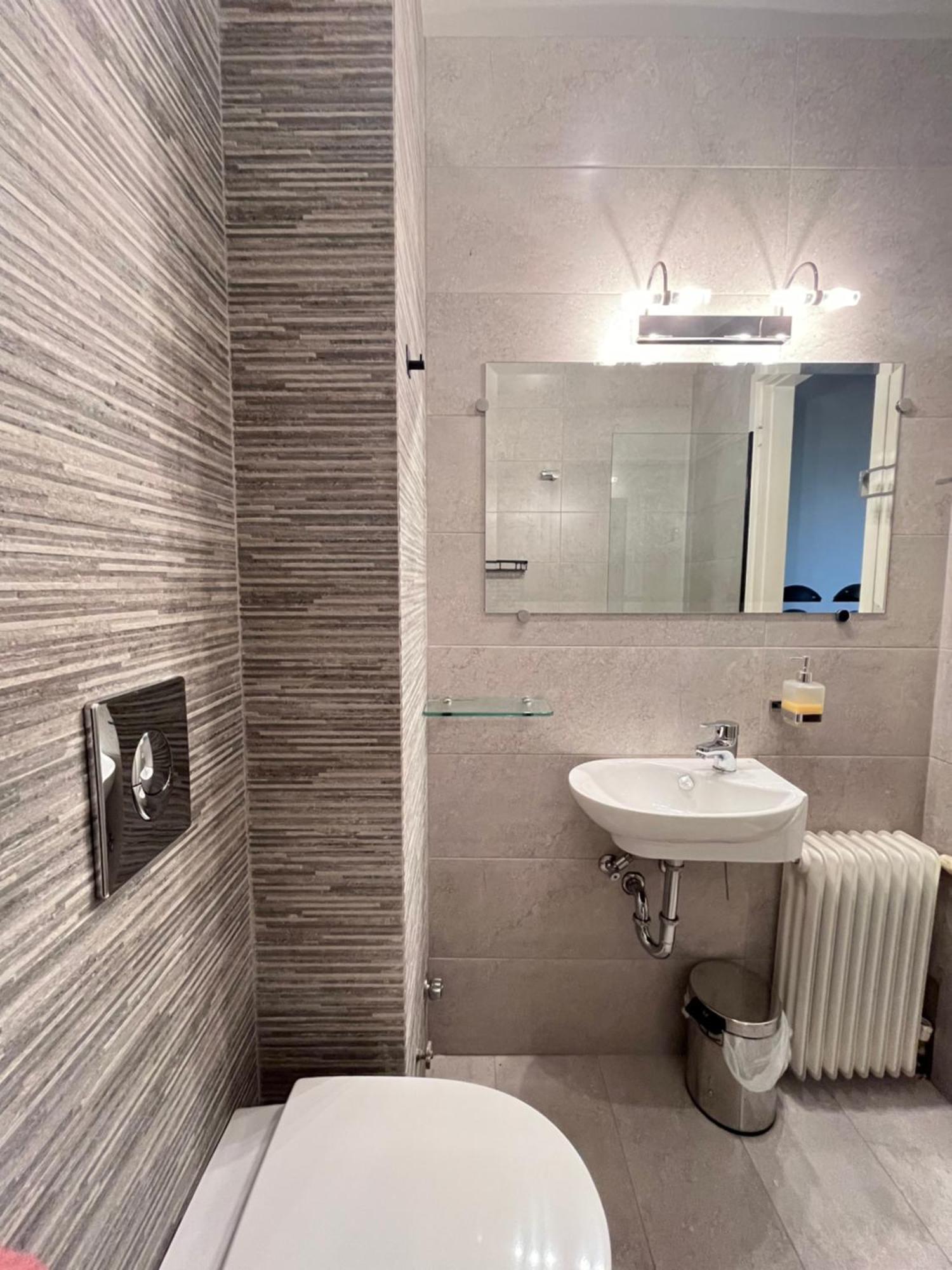 Sm Athens Apartment Bagian luar foto